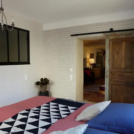 Chaleureux A La Ferme Pres De Vulcania Avec Jardin Et Activites Enfants - Fr-1-489-166